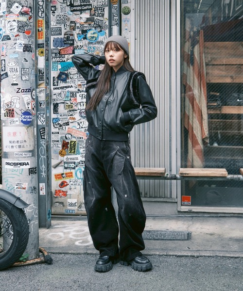 CONZ(コンズ)の「CORDUROY BLAST PAINT CURVED LEG PANTS(その他パンツ・レディース・ブラック/ライトベージュ・1/2/3)」の3枚目の写真