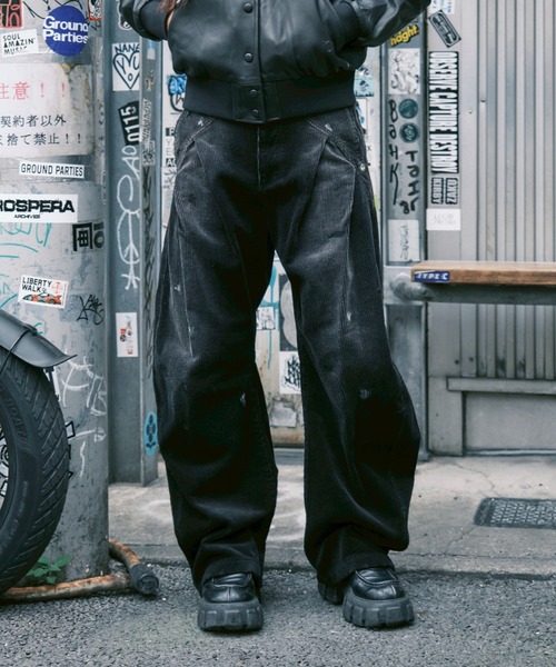 CONZ(コンズ)の「CORDUROY BLAST PAINT CURVED LEG PANTS(その他パンツ・レディース・ブラック/ライトベージュ・1/2/3)」の4枚目の写真