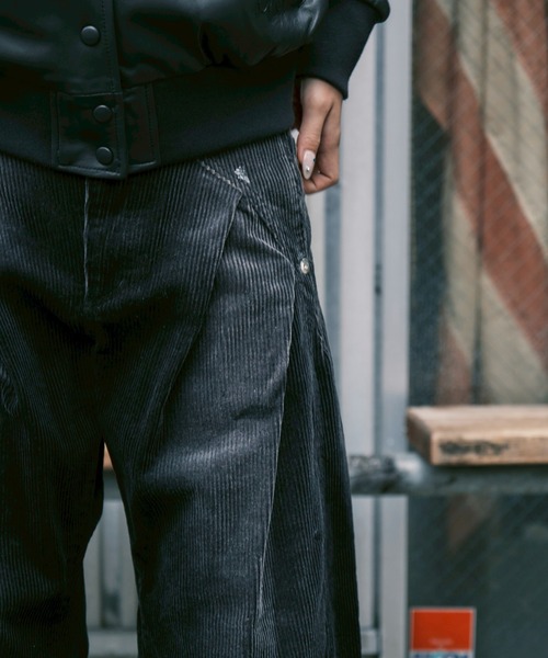 CONZ(コンズ)の「CORDUROY BLAST PAINT CURVED LEG PANTS(その他パンツ・レディース・ブラック/ライトベージュ・1/2/3)」の8枚目の写真