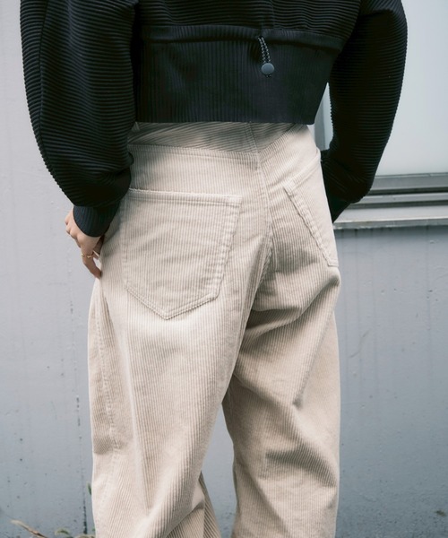 CONZ(コンズ)の「CORDUROY BLAST PAINT CURVED LEG PANTS(その他パンツ・レディース・ブラック/ライトベージュ・1/2/3)」の12枚目の写真