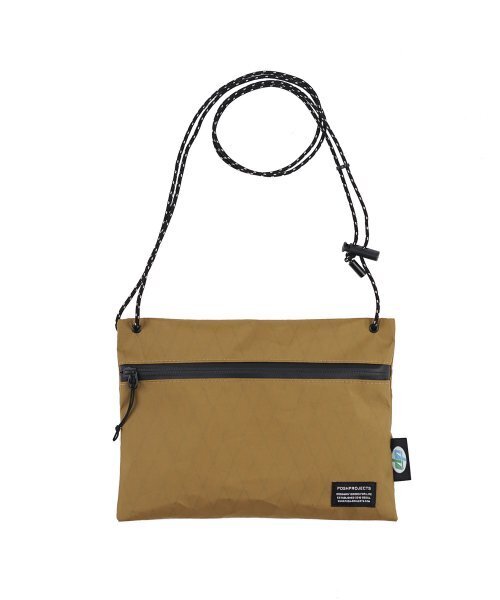 POSH-PROJECTS(ポッシュプロジェクト)の「X112 トラベルサコッシュ コヨーテブラウン(メッセンジャーバッグ・メンズ・キャメル・FREE)」の1枚目の写真