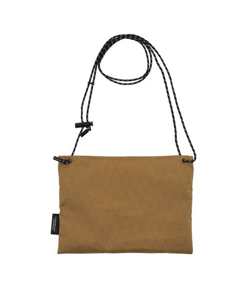 POSH-PROJECTS(ポッシュプロジェクト)の「X112 トラベルサコッシュ コヨーテブラウン(メッセンジャーバッグ・メンズ・キャメル・FREE)」の2枚目の写真