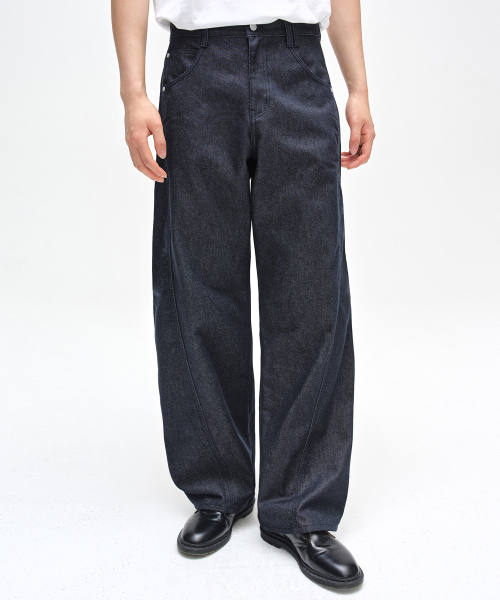 DECET（デケト）の「Curved Wide Jeans DCPT033CPIndigo2（デニムパンツ・レディース・その他・34/32/30/28/26）」の2枚目の写真