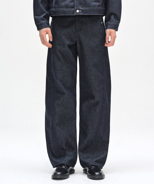 DECET（デケト）の「Curved Wide Jeans DCPT033CPIndigo2（デニムパンツ・レディース・その他・34/32/30/28/26）」の4枚目の写真