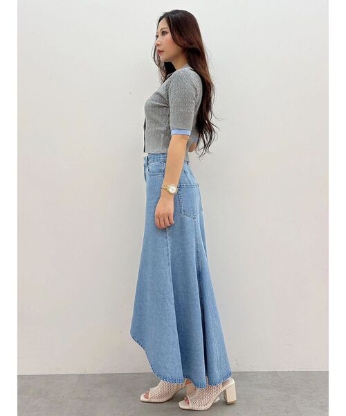 MERCURYDUO（マーキュリーデュオ）の「デニムイレギュラーヘムフレアスカート（スカート・レディース・ライトブルー/オフホワイト・MEDIUM/SMALL）」の7枚目の写真