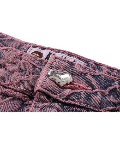 A BATHING APE（アベイシングエイプ）の「LINE CAMO DENIM SHORTS（デニムパンツ・レディース・ライトインディゴブルー/ピンク・MEDIUM/SMALL）」の6枚目の写真