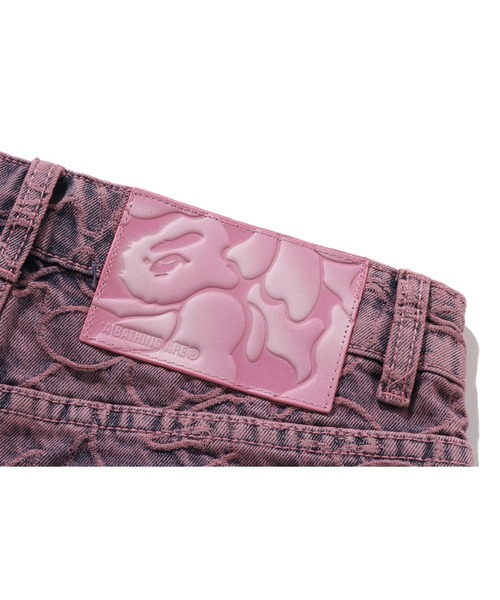A BATHING APE（アベイシングエイプ）の「LINE CAMO DENIM SHORTS（デニムパンツ・レディース・ライトインディゴブルー/ピンク・MEDIUM/SMALL）」の8枚目の写真