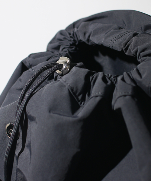 MASMARULEZ（マスマルールズ）の「[INT] String flap backpack _ Black（バックパック/リュック・レディース・ブラック・FREE）」の9枚目の写真