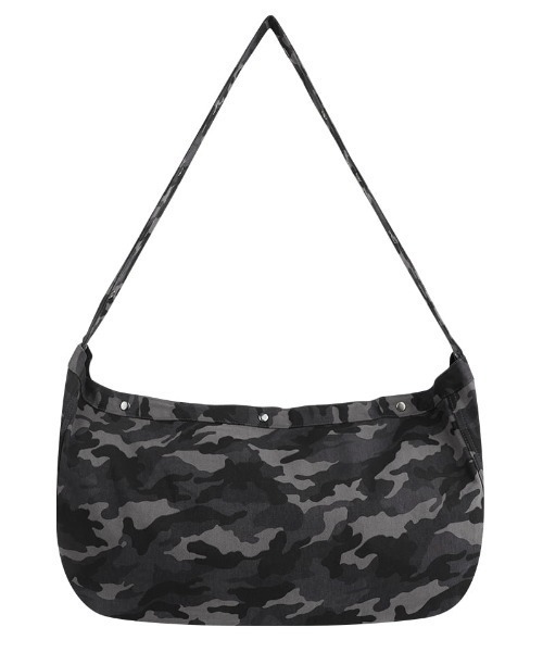 MAHAGRID（マハグリッド）の「『mahagrid/マハグリッド』 Camo Mail Bag/カモメールバッグ（ショルダーバッグ・レディース・ブラック/カーキ・FREE）」の5枚目の写真