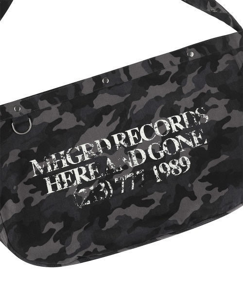 MAHAGRID（マハグリッド）の「『mahagrid/マハグリッド』 Camo Mail Bag/カモメールバッグ（ショルダーバッグ・レディース・ブラック/カーキ・FREE）」の6枚目の写真