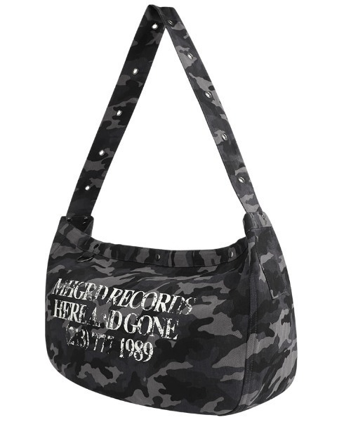 MAHAGRID（マハグリッド）の「『mahagrid/マハグリッド』 Camo Mail Bag/カモメールバッグ（ショルダーバッグ・レディース・ブラック/カーキ・FREE）」の3枚目の写真