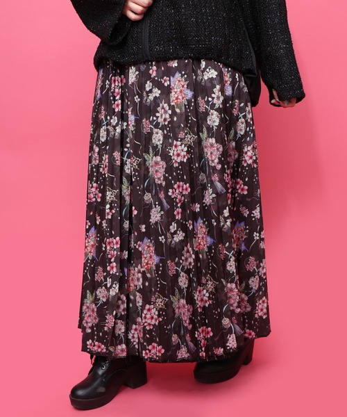 iS ScoLar（イズスカラー）の「553295：雅結×iS ScoLarコラボ 花蝶リバーシブルスカート（スカート・レディース・ブラック/ネイビー・L/M）」の2枚目の写真