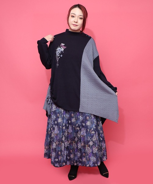 iS ScoLar（イズスカラー）の「553295：雅結×iS ScoLarコラボ 花蝶リバーシブルスカート（スカート・レディース・ブラック/ネイビー・L/M）」の3枚目の写真