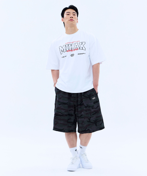 MIHAK(ミハク)の「ストロークアーチロゴオーバーサイズTシャツ (ホワイト)(Tシャツ/カットソー・メンズ・その他・1/2/3)」の2枚目の写真