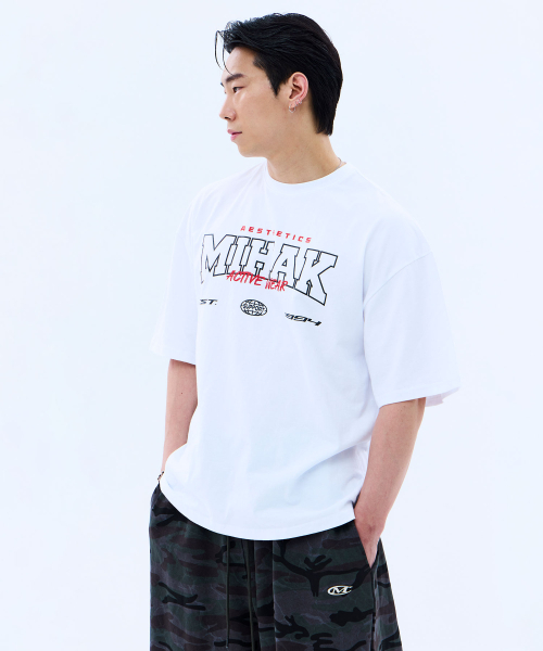 MIHAK(ミハク)の「ストロークアーチロゴオーバーサイズTシャツ (ホワイト)(Tシャツ/カットソー・メンズ・その他・1/2/3)」の4枚目の写真