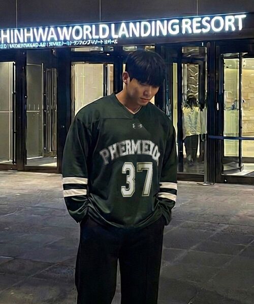 PHERMENON(フェルメノン)の「オーバーサイズラグビージャージロングスリーブ - ライトグレー(Tシャツ/カットソー・メンズ・ライトグレー・1/2/3)」の10枚目の写真