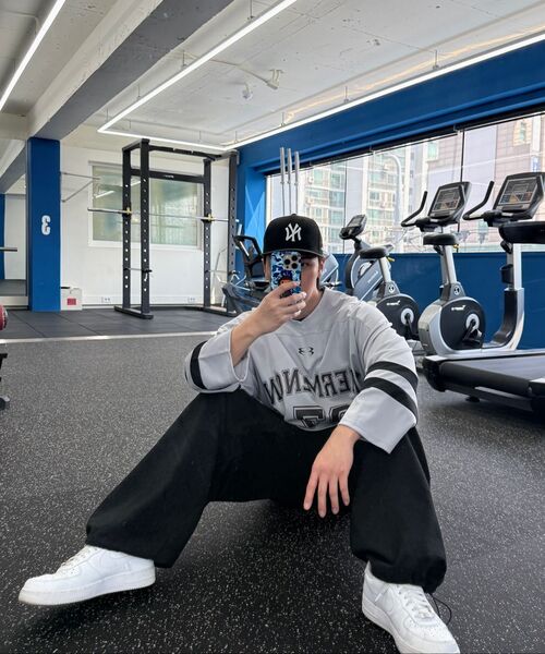 PHERMENON(フェルメノン)の「オーバーサイズラグビージャージロングスリーブ - ライトグレー(Tシャツ/カットソー・メンズ・ライトグレー・1/2/3)」の12枚目の写真
