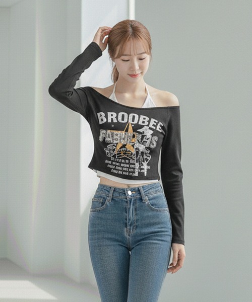 Pt18kg(プラチナイチハチキログラム)の「オフショルダーロゴプリントトップス(Tシャツ/カットソー・レディース・ブラック/ホワイト・FREE)」の7枚目の写真