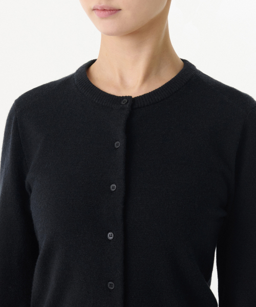 MUSINSA STANDARD WOMAN（ムシンサスタンダードウーマン）の「ウィメンズエッセンシャルラウンドネックカーディガン[ブラック]（カーディガン/ボレロ・レディース・その他・LARGE/MEDIUM/SMALL/X-SMALL）」の9枚目の写真