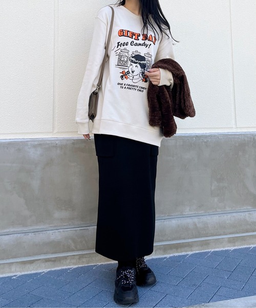 spiritoso（スピリトーゾ）の「GIFTDAYガールデザインプリント裏毛スウェット（スウェット・レディース・ホワイト/ライトベージュ/杢グレー・FREE）」の6枚目の写真