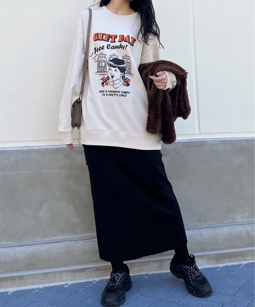 spiritoso（スピリトーゾ）の「GIFTDAYガールデザインプリント裏毛スウェット（スウェット・レディース・ホワイト/ライトベージュ/杢グレー・FREE）」の7枚目の写真