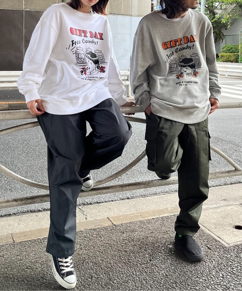 spiritoso（スピリトーゾ）の「GIFTDAYガールデザインプリント裏毛スウェット（スウェット・レディース・ホワイト/ライトベージュ/杢グレー・FREE）」の9枚目の写真