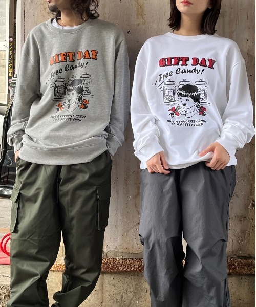 spiritoso（スピリトーゾ）の「GIFTDAYガールデザインプリント裏毛スウェット（スウェット・レディース・ホワイト/ライトベージュ/杢グレー・FREE）」の11枚目の写真