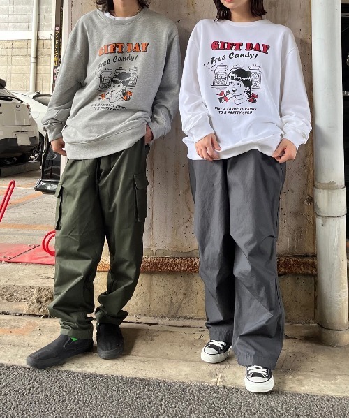 spiritoso（スピリトーゾ）の「GIFTDAYガールデザインプリント裏毛スウェット（スウェット・レディース・ホワイト/ライトベージュ/杢グレー・FREE）」の12枚目の写真