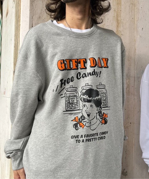 spiritoso（スピリトーゾ）の「GIFTDAYガールデザインプリント裏毛スウェット（スウェット・レディース・ホワイト/ライトベージュ/杢グレー・FREE）」の13枚目の写真
