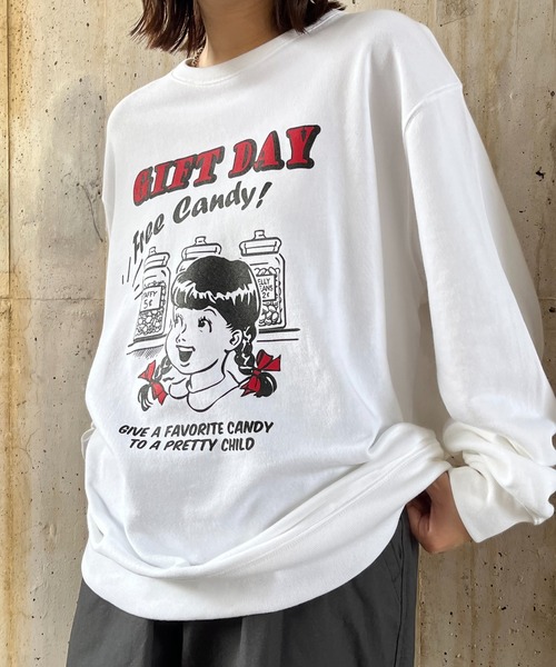 spiritoso（スピリトーゾ）の「GIFTDAYガールデザインプリント裏毛スウェット（スウェット・レディース・ホワイト/ライトベージュ/杢グレー・FREE）」の22枚目の写真