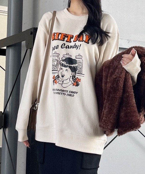 spiritoso（スピリトーゾ）の「GIFTDAYガールデザインプリント裏毛スウェット（スウェット・レディース・ホワイト/ライトベージュ/杢グレー・FREE）」の16枚目の写真