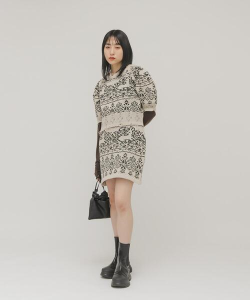 KBF（ケイビーエフ）の「ジャガードハーフスリーブニット（ニット/セーター・レディース・ベージュ/ネイビー・ONE）」の4枚目の写真