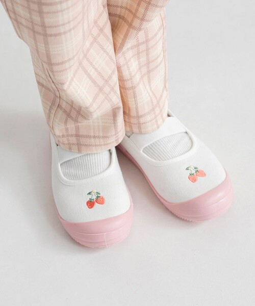 BRANSHES（ブランシェス）の「ワンポイント刺しゅう上履き（スリッポン・キッズ・ピンク/ブルー/ラベンダー/ブラック・16.0cm/15.0cm/19.0cm/18.0cm/17.0cm）」の4枚目の写真