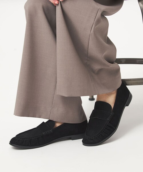 green label relaxing（グリーンレーベルリラクシング）の「ギャザー ローファー（ローファー・レディース・ダークブラウン/ブラック/ベージュ・25cm/22.5cm/24.5cm/23.5cm/24cm/23cm）」の6枚目の写真