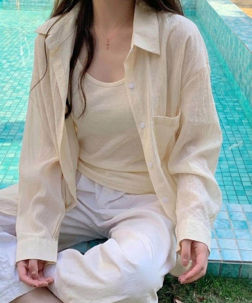 yuue' ( wear )(ユーイ)の「オーバーサイズセミシアーシャツ/冷房対策 UVカット(シャツ/ブラウス・レディース・ホワイト/ピンク/ブルー/グリーン/アイボリー・FREE)」の3枚目の写真