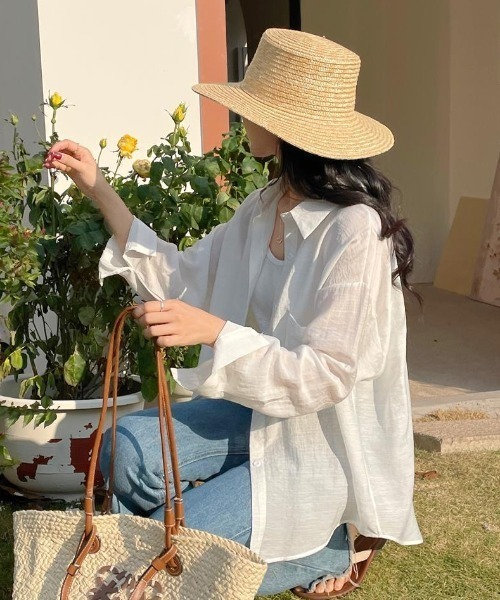 yuue' ( wear )(ユーイ)の「オーバーサイズセミシアーシャツ/冷房対策 UVカット(シャツ/ブラウス・レディース・ホワイト/ピンク/ブルー/グリーン/アイボリー・FREE)」の8枚目の写真