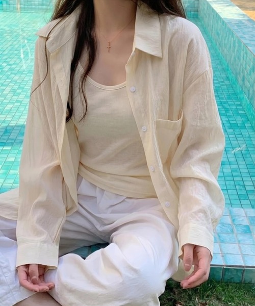 yuue' ( wear )(ユーイ)の「オーバーサイズセミシアーシャツ/冷房対策 UVカット(シャツ/ブラウス・レディース・ホワイト/ピンク/ブルー/グリーン/アイボリー・FREE)」の22枚目の写真