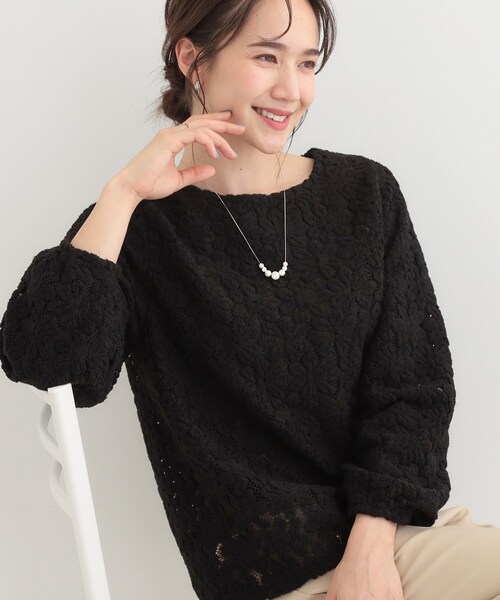 SHOO・LA・RUE(シューラルー)の「お花起毛レーストップス(シャツ/ブラウス・レディース・ブラック/ホワイト・02/03)」の2枚目の写真
