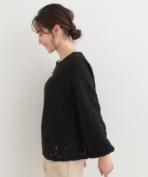 SHOO・LA・RUE(シューラルー)の「お花起毛レーストップス(シャツ/ブラウス・レディース・ブラック/ホワイト・02/03)」の14枚目の写真