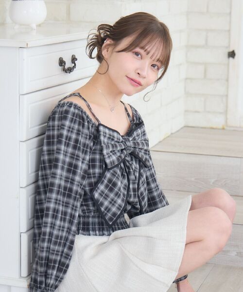 ems excite(エムズエキサイト)の「パイピングリボンチェックBL(シャツ/ブラウス・レディース・ホワイト/ダークブルー/ブラック系その他2・FREE)」の4枚目の写真