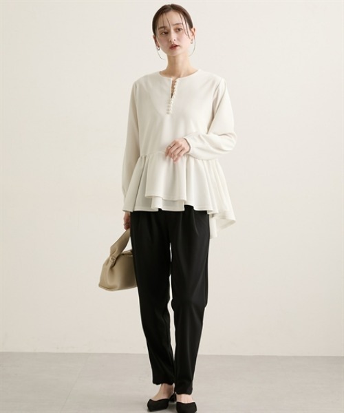 nissen（ニッセン）の「パール調ビジューペプラムカットソートップス【セットアップ対応】（Tシャツ/カットソー・レディース・チャコール/ブラック/オフホワイト・L/M）」の6枚目の写真