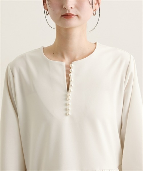 nissen（ニッセン）の「パール調ビジューペプラムカットソートップス【セットアップ対応】（Tシャツ/カットソー・レディース・チャコール/ブラック/オフホワイト・L/M）」の19枚目の写真