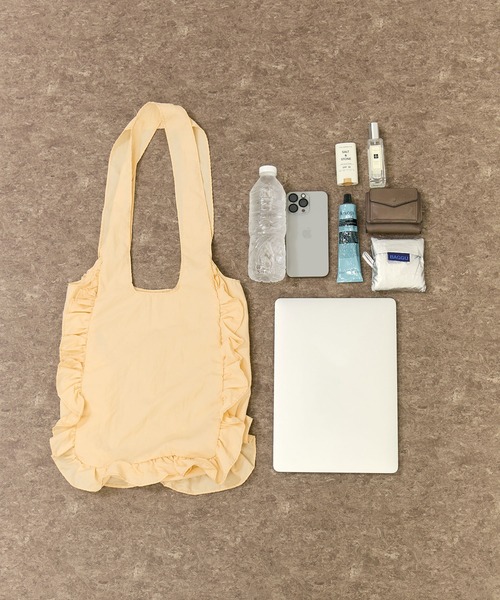 ADAM ET ROPE'(アダムエロペ)の「フリルトートバッグ(トートバッグ・レディース・チャコールグレー/クリーム・FREE)」の3枚目の写真