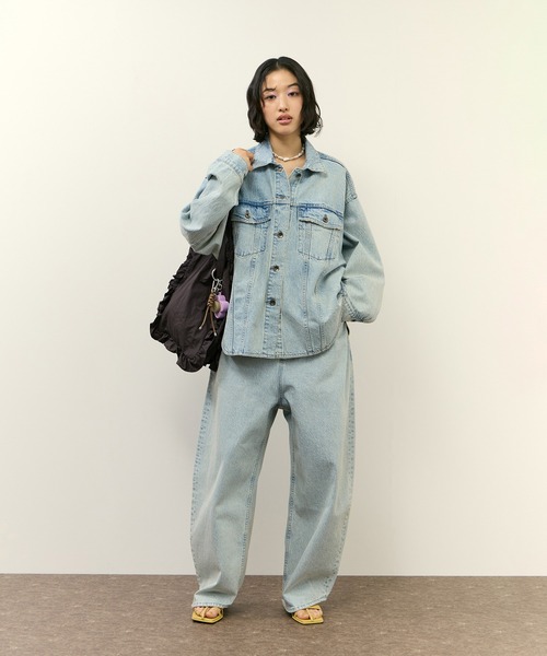 ADAM ET ROPE'(アダムエロペ)の「フリルトートバッグ(トートバッグ・レディース・チャコールグレー/クリーム・FREE)」の5枚目の写真