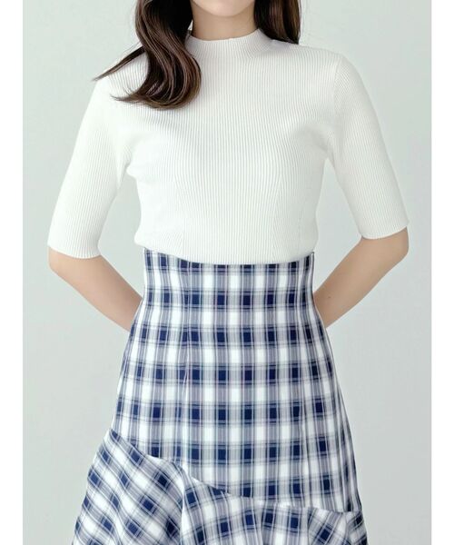 MERCURYDUO（マーキュリーデュオ）の「ハーフスリーブリブニット（ニット/セーター・レディース・オフホワイト/ブラック/チャコールグレー・FREE）」の5枚目の写真