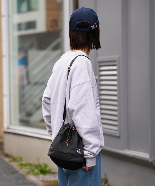 CIAOPANIC TYPY（チャオパニックティピー）の「【ユニセックス】ブルドッグ/犬刺繍ロゴ巾着バッグ（ショルダーバッグ・レディース・ブラック・ONE SIZE）」の9枚目の写真