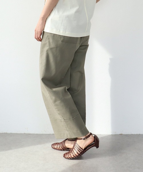 Three Four Time（ｽﾘｰﾌｫｰﾀｲﾑ）の「ロールヘムセンタープレスイージーパンツ（その他パンツ・レディース・グリーン/ネイビー・FREE）」の4枚目の写真