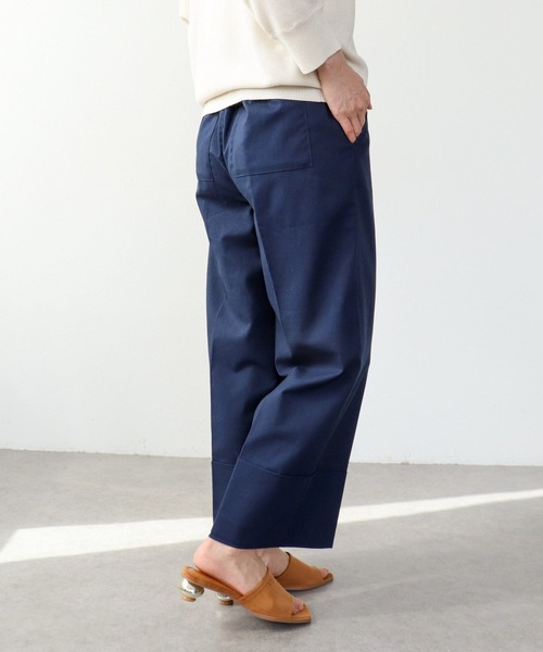 Three Four Time（ｽﾘｰﾌｫｰﾀｲﾑ）の「ロールヘムセンタープレスイージーパンツ（その他パンツ・レディース・グリーン/ネイビー・FREE）」の13枚目の写真