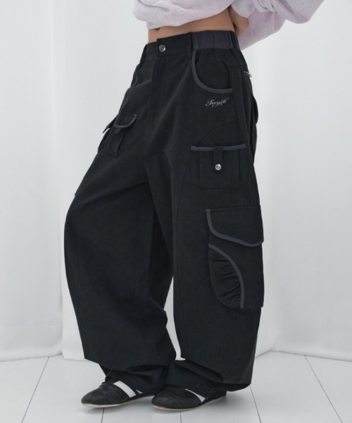 FANCY CLUB(ファンシークラブ)の「A'GEM/9 × .kom 『FANCY CLUB/ファンシークラブ』 CARGO WORK BALLOON PANTS/カーゴワークバルーンパンツ(その他パンツ・レディース・アイボリー/ブラック/ピンク・FREE)」の1枚目の写真