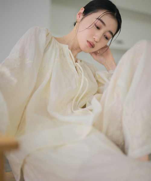 LAULEN（ローレン）の「ramie botanical embroidery blouse /ラミーボタニカル柄刺繍ブラウス（シャツ/ブラウス・レディース・アイボリー/ブラウン・FREE）」の6枚目の写真